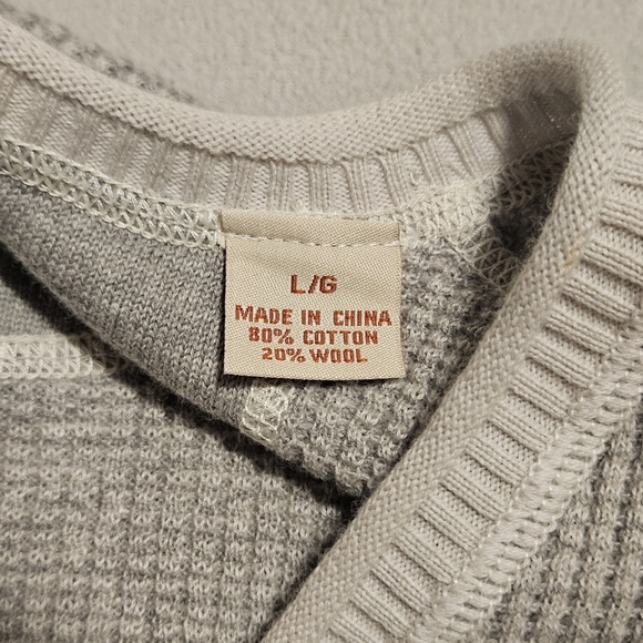 Tommy Bahama V Neck Sweater Size Large Gray/Beige‎ Cotton & Wool - Picture 5 of 8